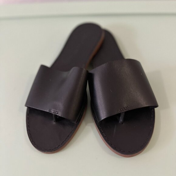 The Boardwalk Post Slide Sandal in Black - Picture 2 of 3